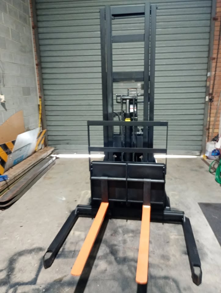 FORKLIFT FOR SALE OR HIRE photo 5