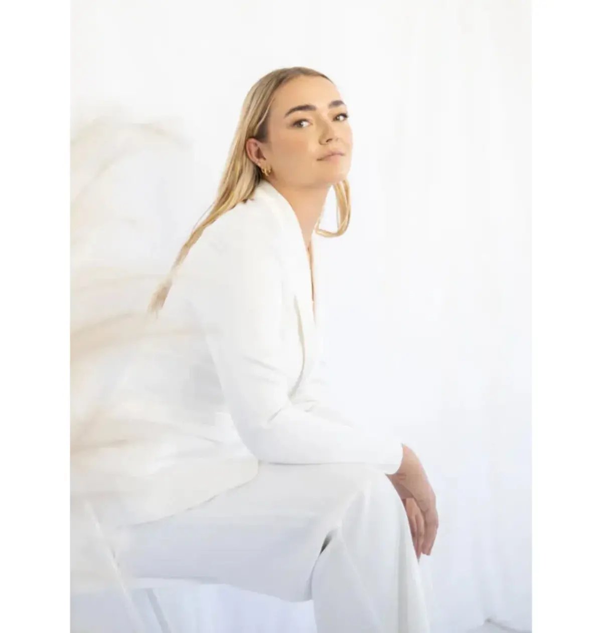 Sheike Yours Truly Two-Piece Suit White Size 8 photo 2