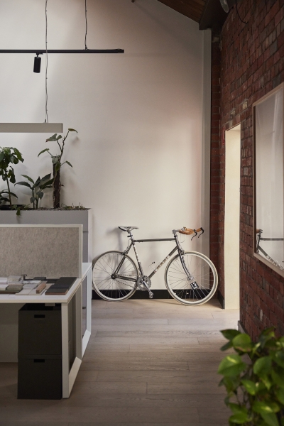 Fitzroy studio desk or desks (up to 6) photo 4
