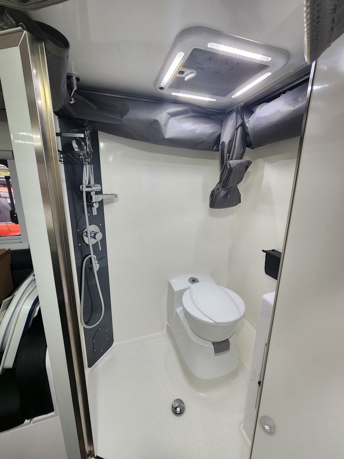 Lana - 2024 Luxury Caravan Offroad Allowed photo 7