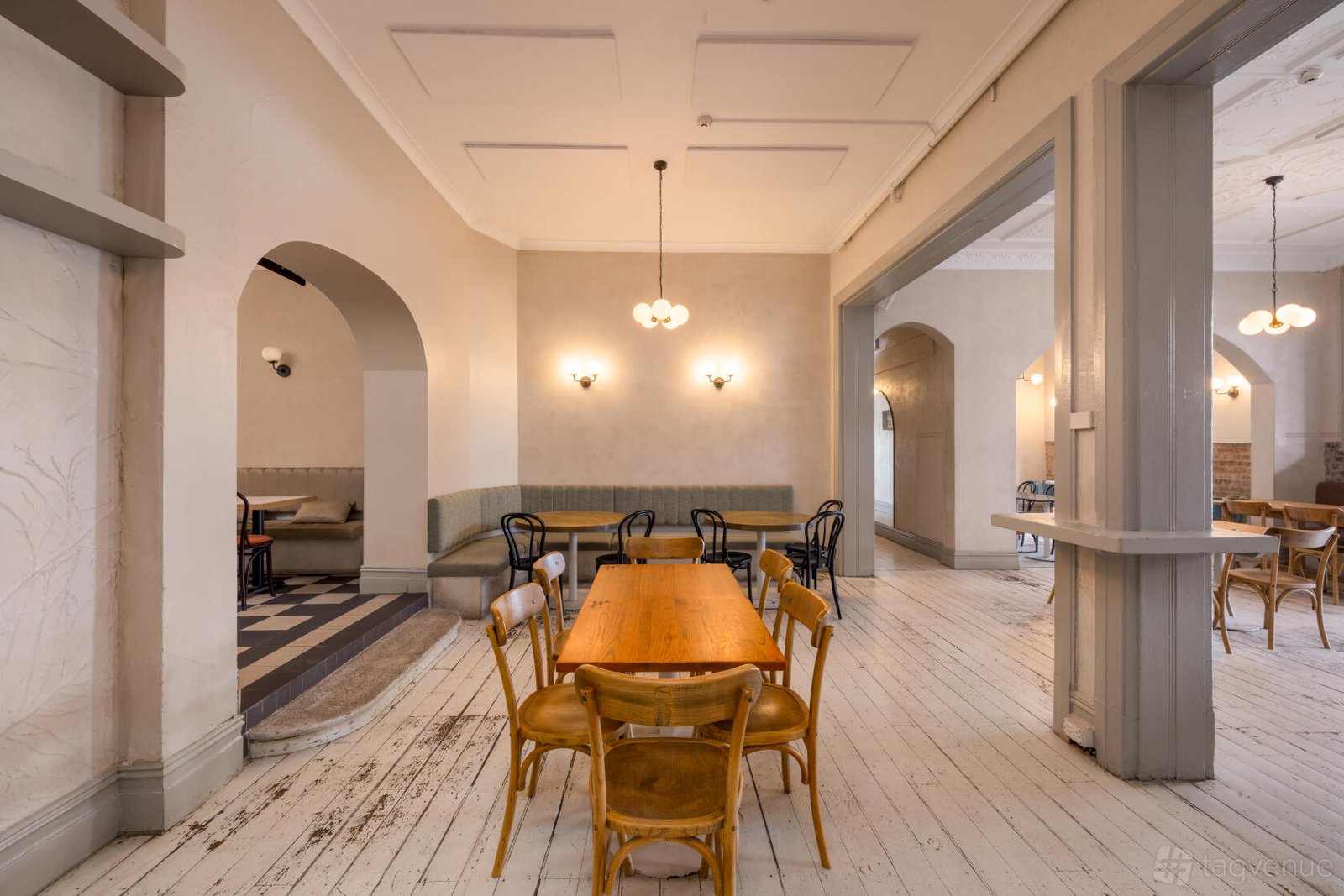 Dining Room at Captain Cook Hotel Paddington photo 4