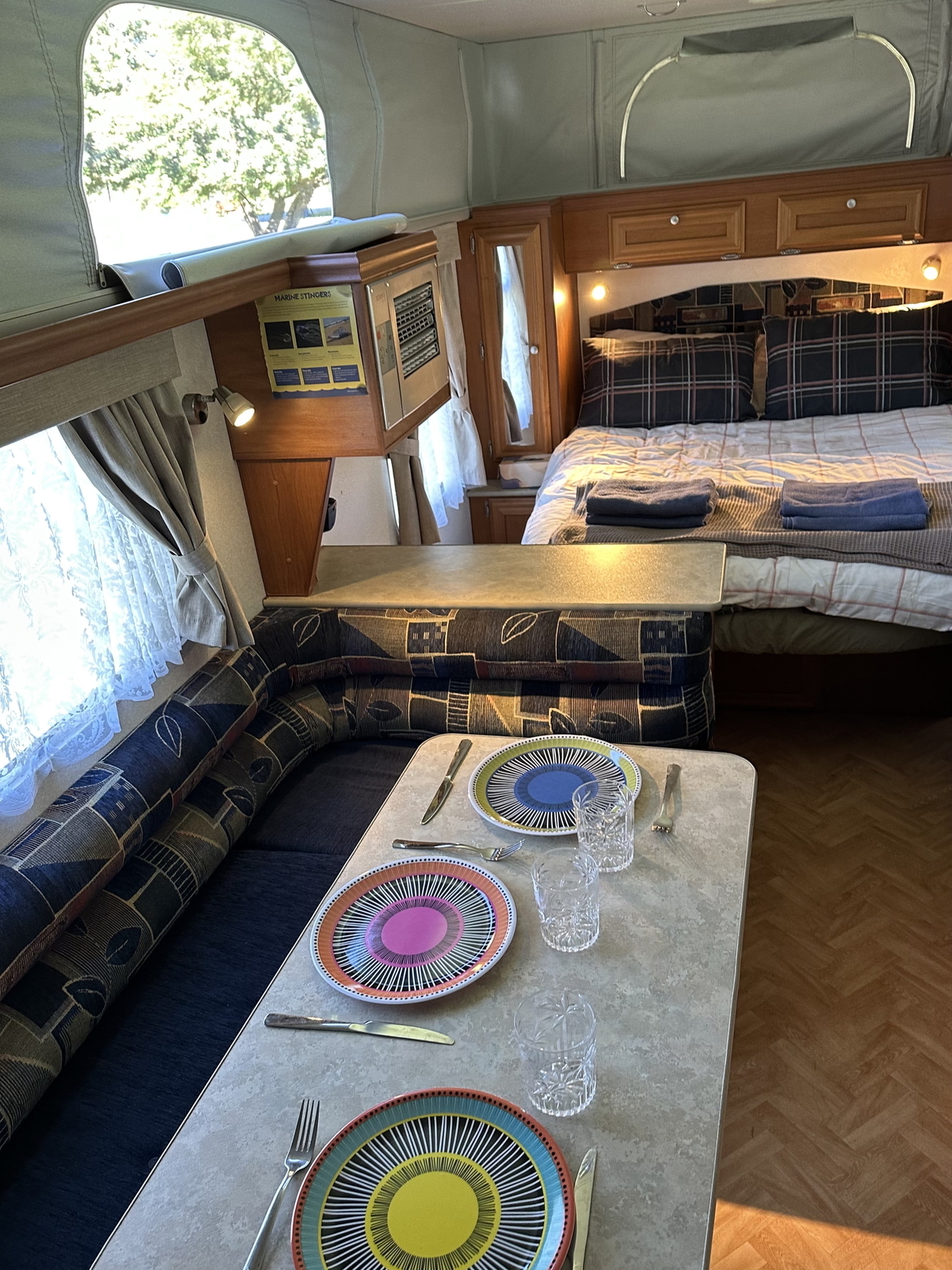 Lightweight Family & Pet-Friendly Van | 2 Bunks + Island Bed | A/C & Solar photo 2