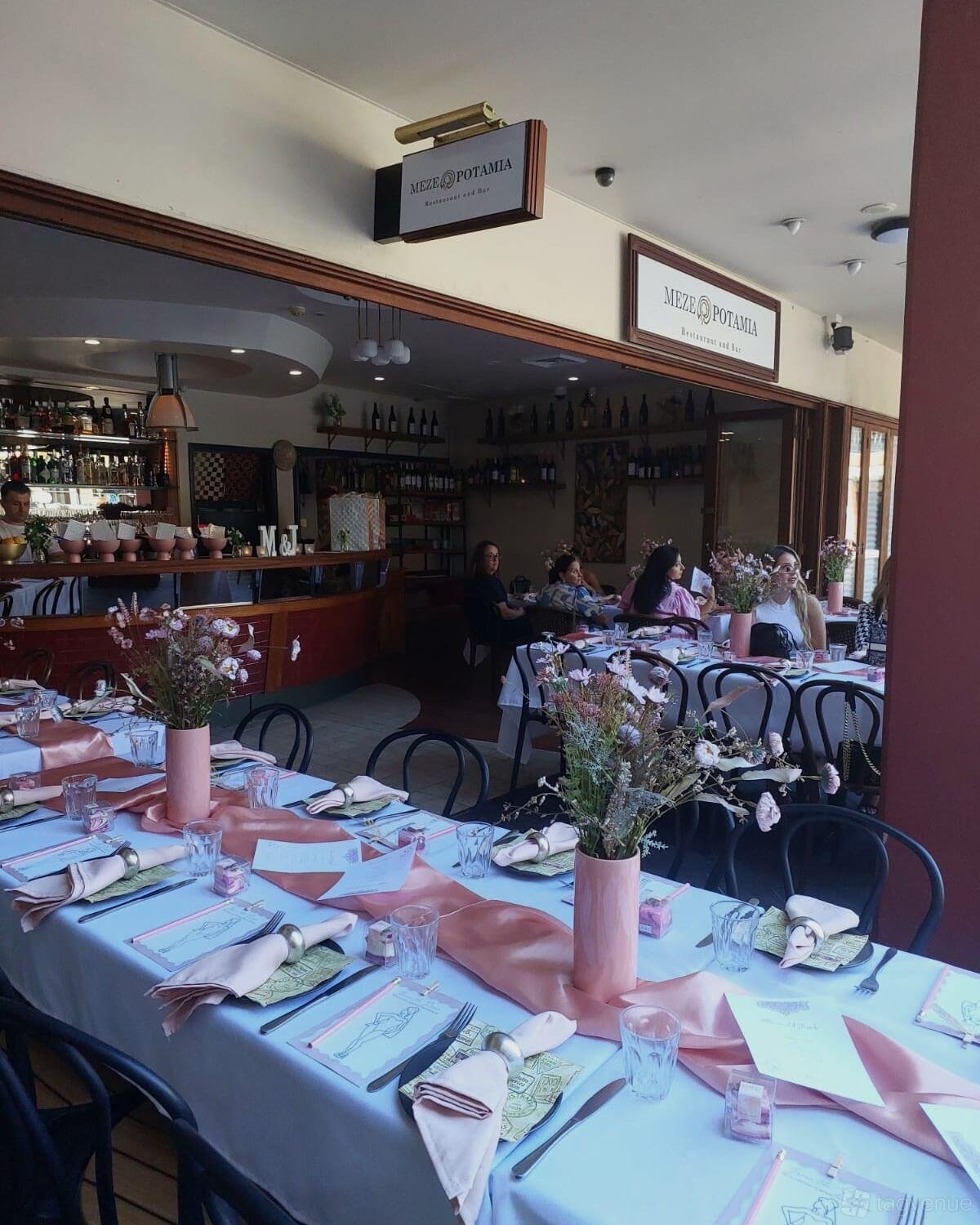 Patio at Mezepotamia photo 8