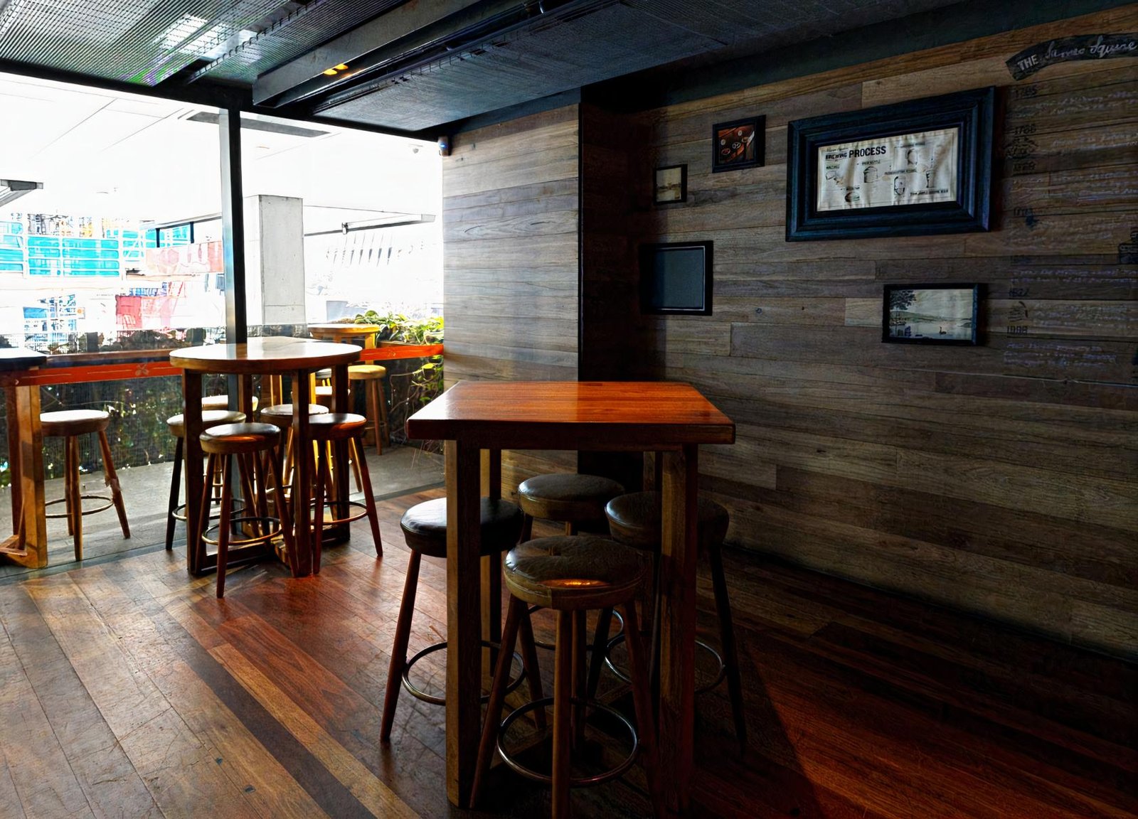 River Room at The Charming Squire photo 5