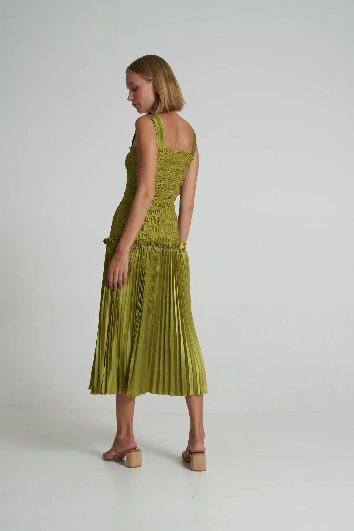 L’Idee Jolie Gown Olive Size 10 photo 3
