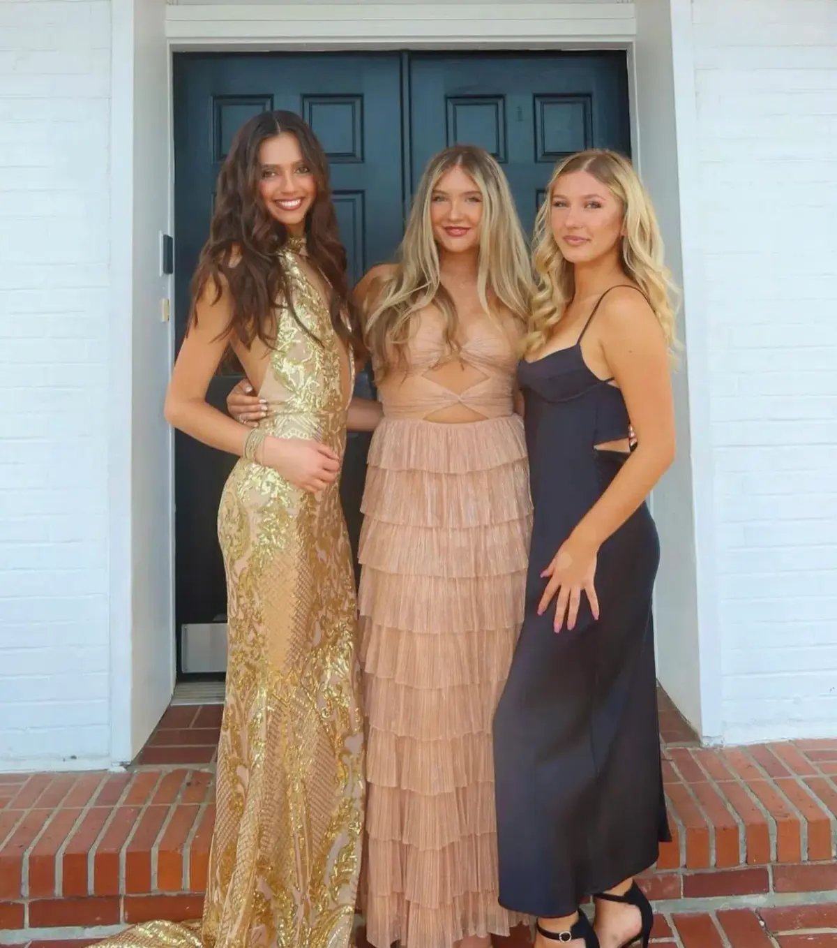 Alamour Nicola Gown Gold Sequin Size 8 photo 5
