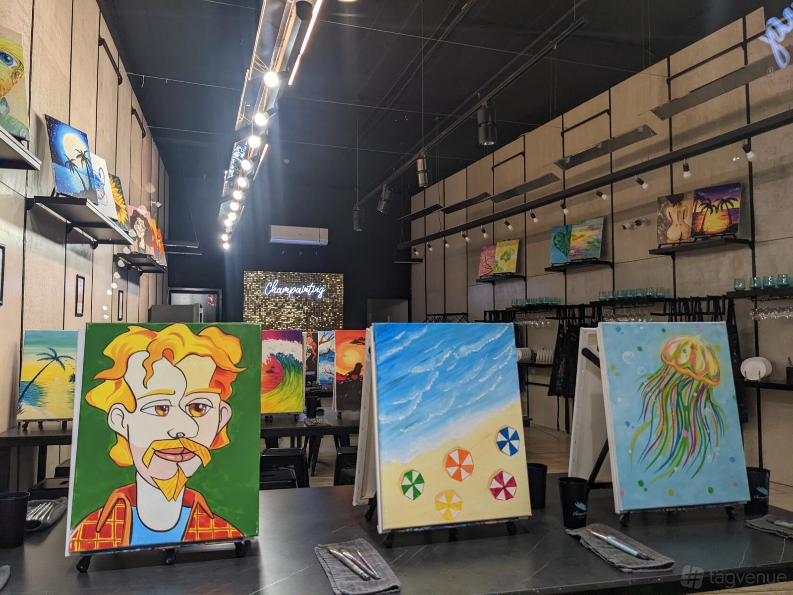 Whole Venue at Champainting Darlinghurst photo 6
