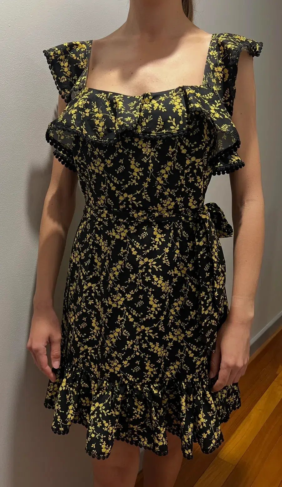 Pilgrim Daphne Knee Length Dress Black Yellow Floral Size 8 photo 3