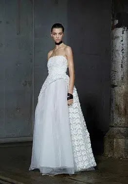 Carla Zampatti Orchid Strapless Flora Lace Wedding Dress White Size 6 photo 2