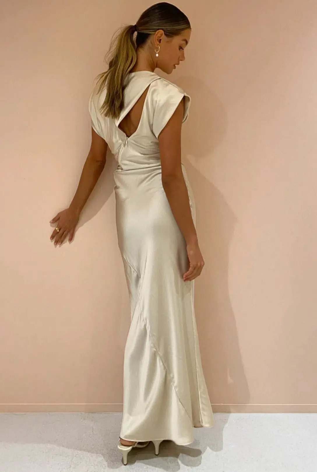 Camilla and Marc Eclar Dress Champagne Size 8 photo 4