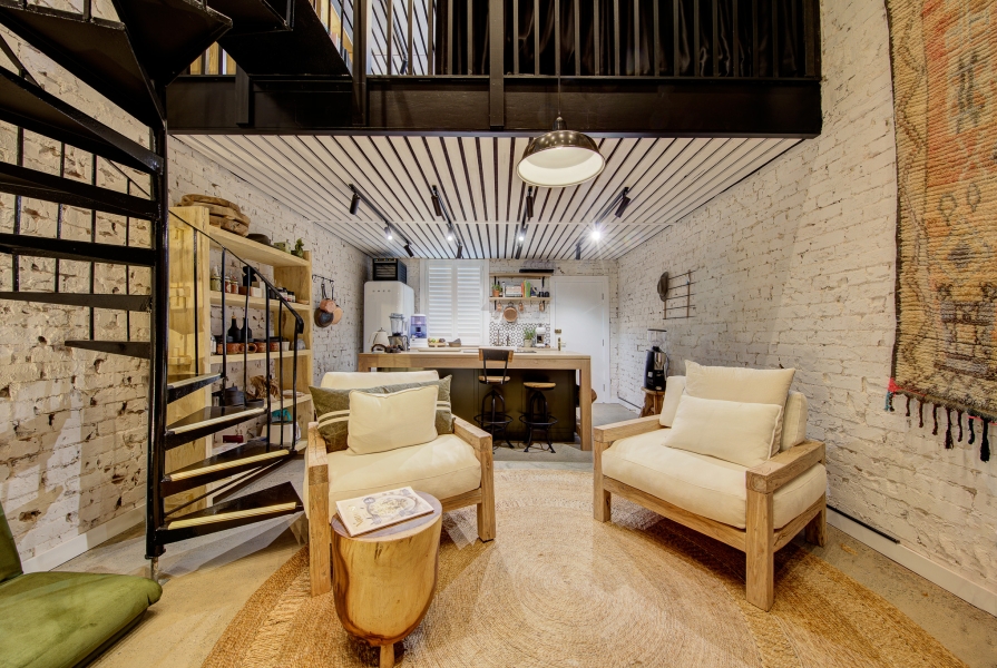 Waves Bondi - Podcast and Content Studio photo 2