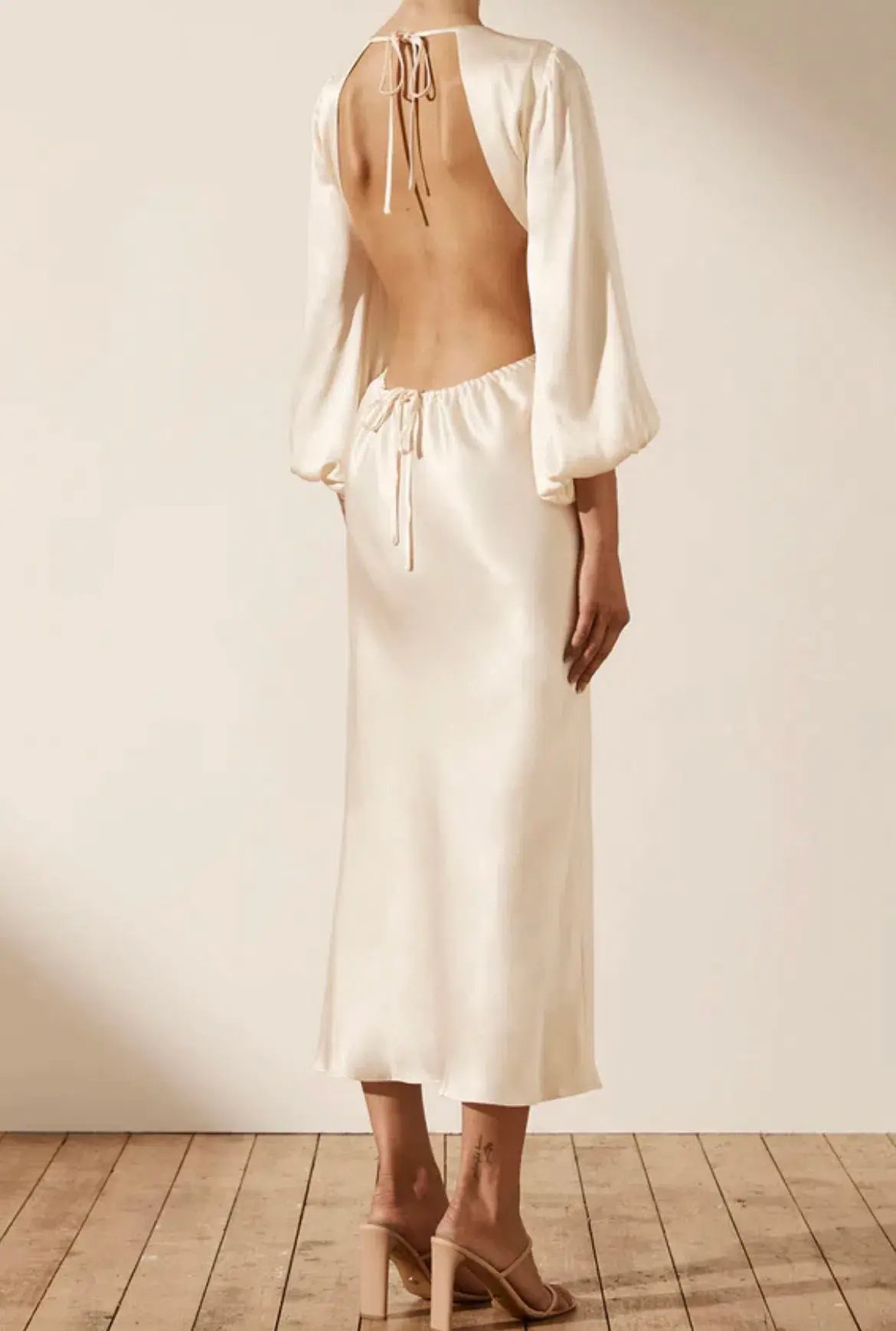 Shona Joy La Lune Open Back Balloon Sleeve Midi Dress in Cream Size 6 photo 2