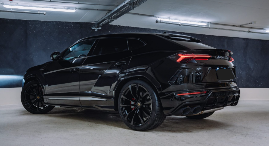 Lamborghini Urus photo 2
