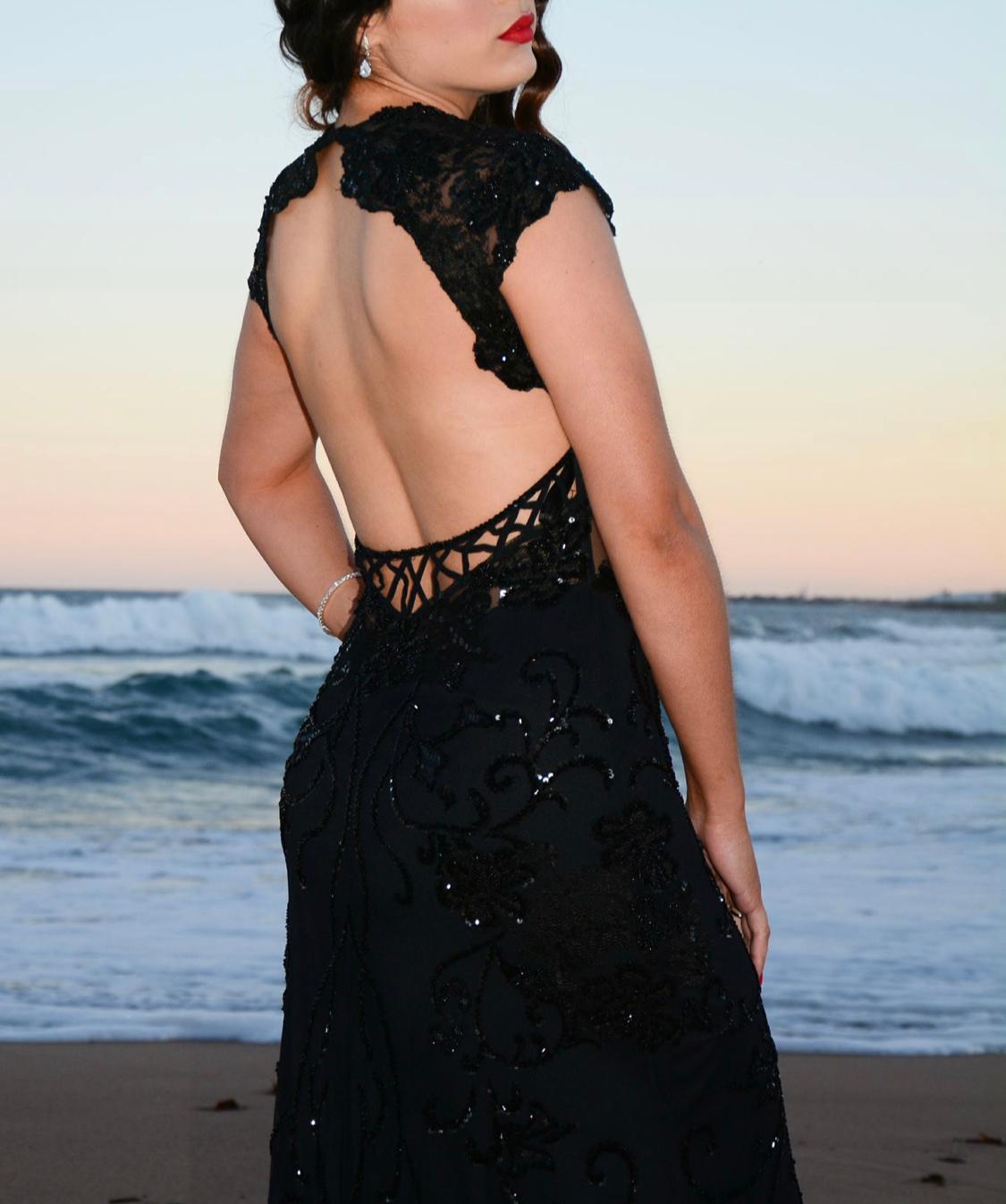 Mac Duggal Sheer Illusion Bateau Neckline Grown Black Size 4 photo 3