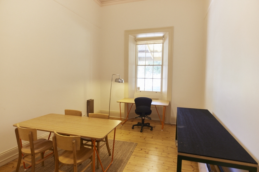 Studio 3, Henderson House photo 2