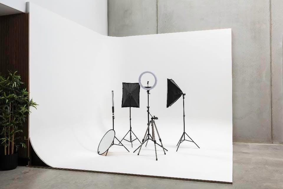 Content & photo studio for hire photo 6