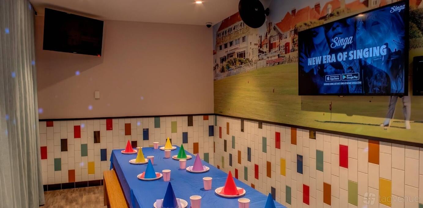 Karaoke Room 1 at Holey Moley Alexandria photo 3