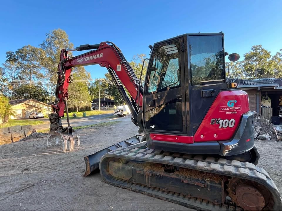10t Excavator Dry HIre photo 2