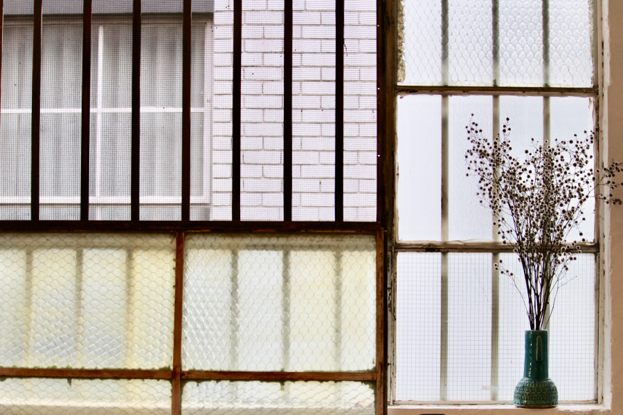 Light filled warehouse studio in Richmond photo 17