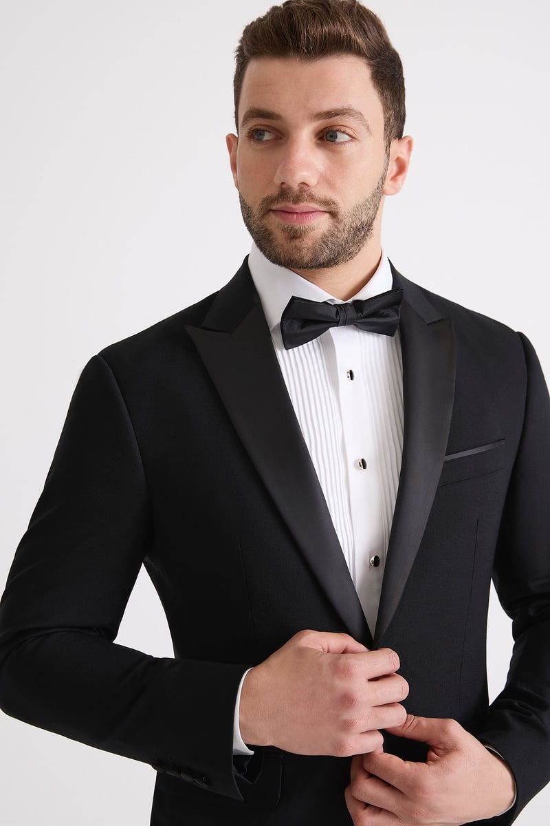Black Tuxedo Peak Lapel Standard Package photo 2