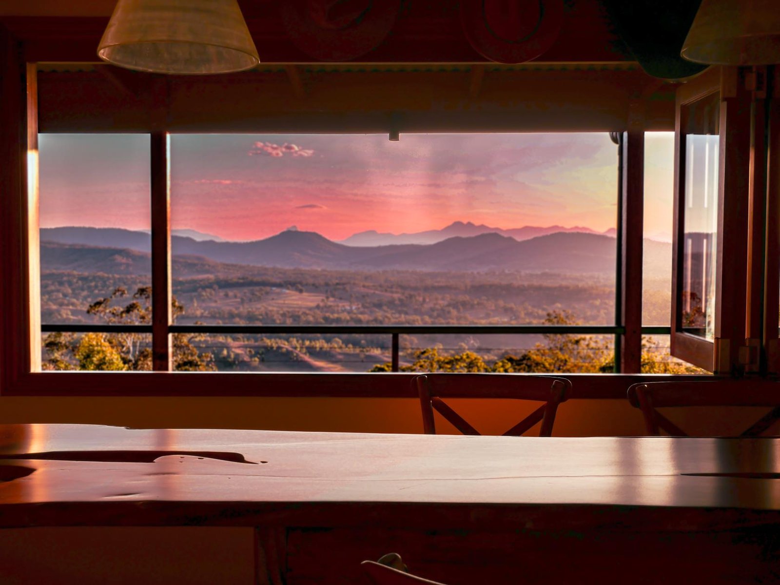 Luxurious Retreat at The Eagles Nest Scenic Rim photo 8