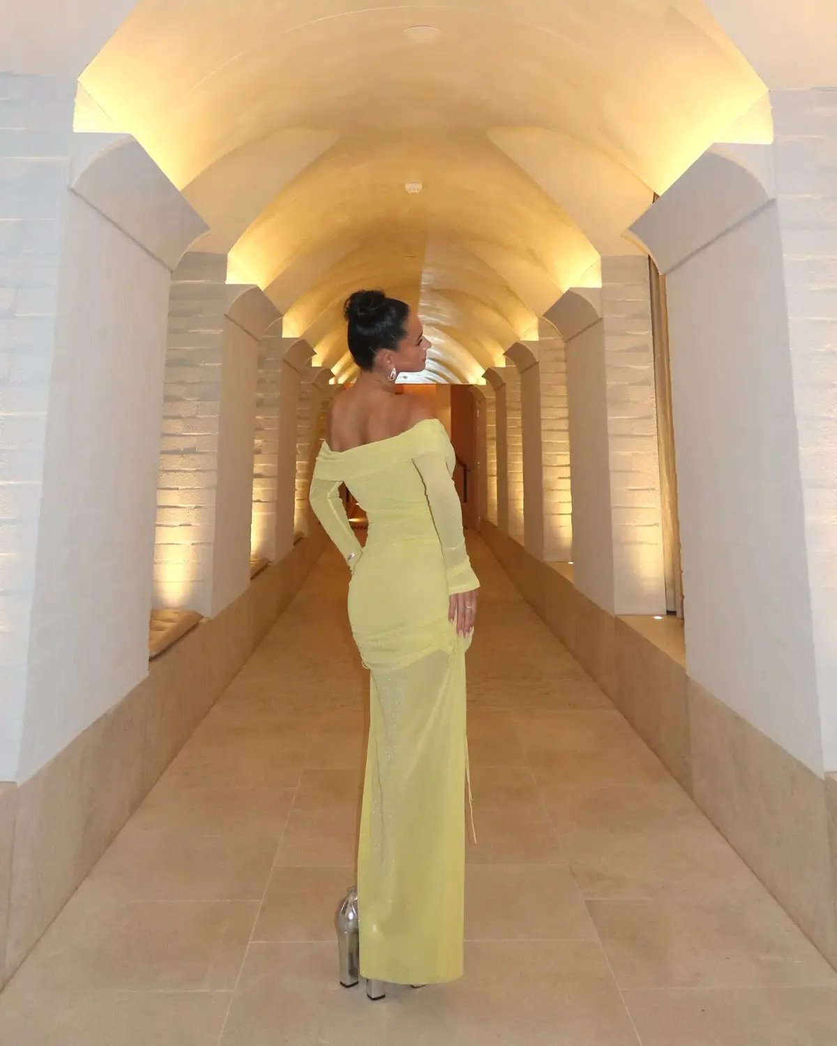 Benni Blaire Midi Dress in Lemon Size AU 10 photo 4