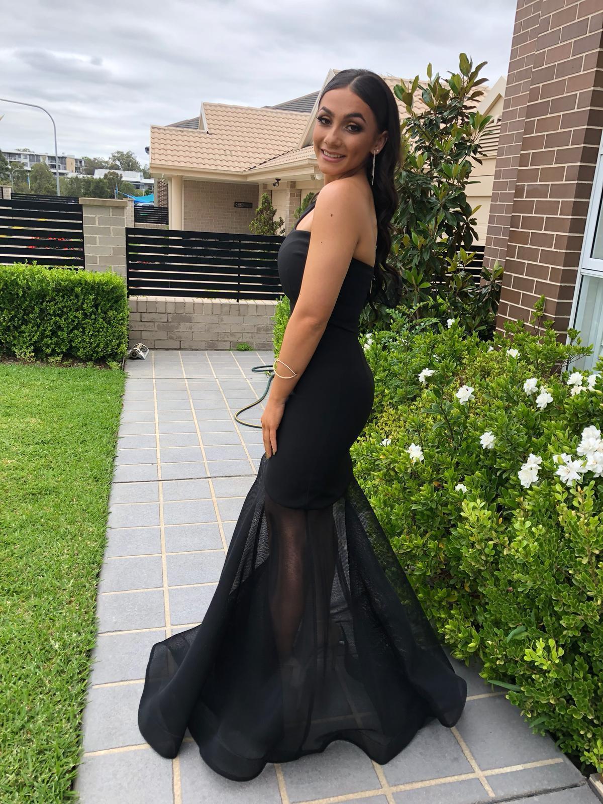 Bronx and Banco Black Gown Size 6 photo 3