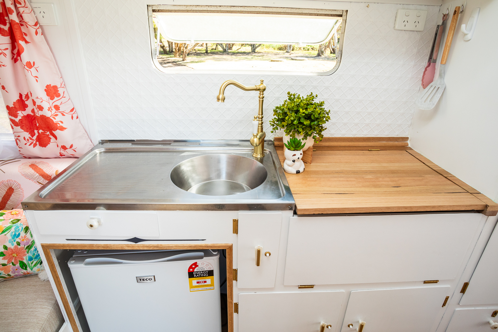 Step into a World of Vintage Charm with Lilly: The Unforgettable Pink Caravan Experience photo 18