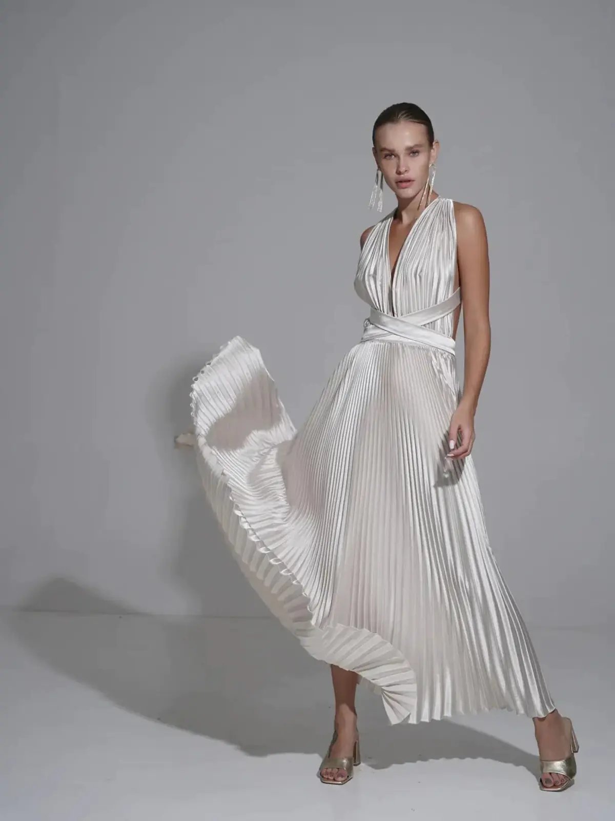 L'Idee Moderniste Gown Champagne Size AU 6 photo 3