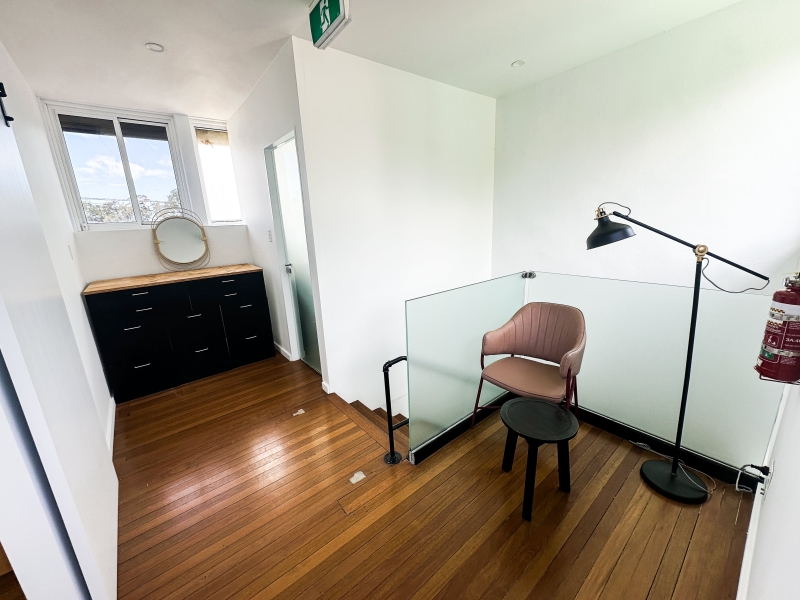 CREATIVE OFFICE SPACE / DESK photo 4