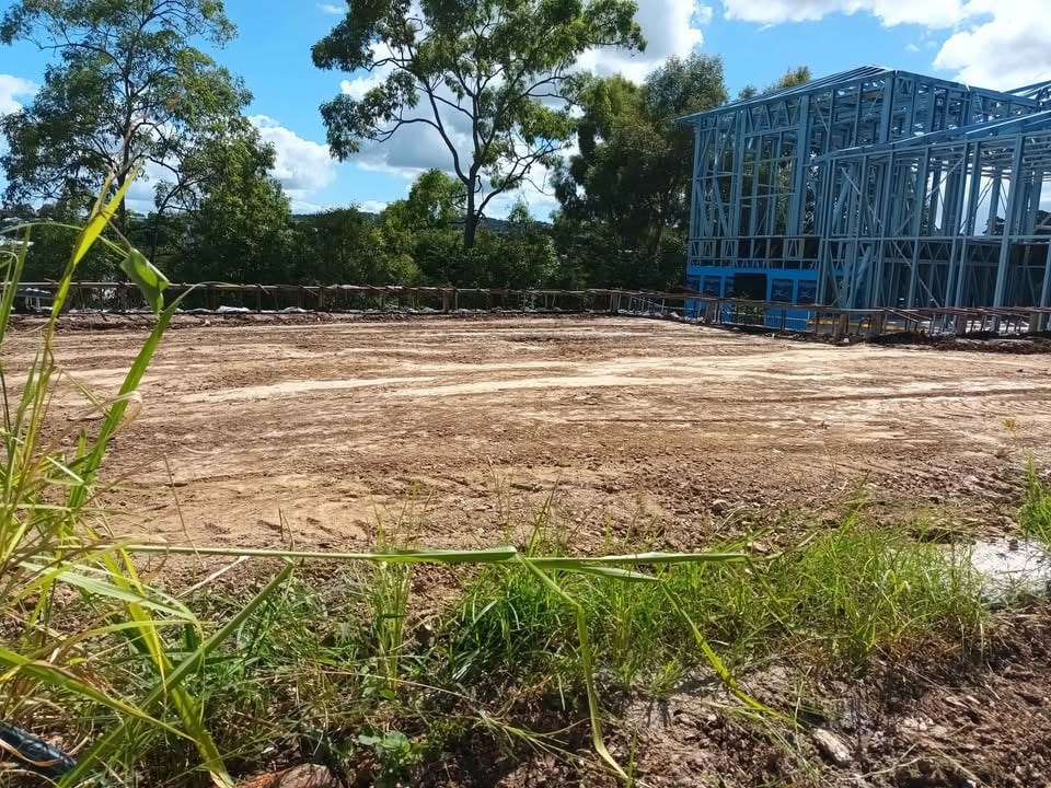 Excavator hire with operator photo 8