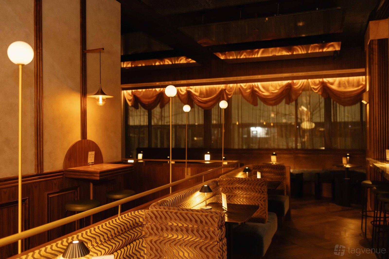 Brooksy Bar at Amora Hotel Jamison Sydney photo 13