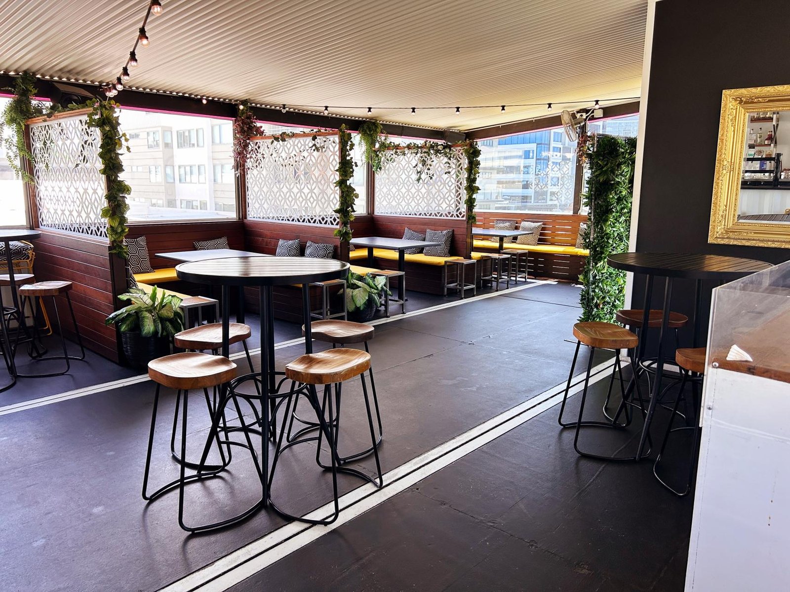 Breeze Bar at Summa House photo 9