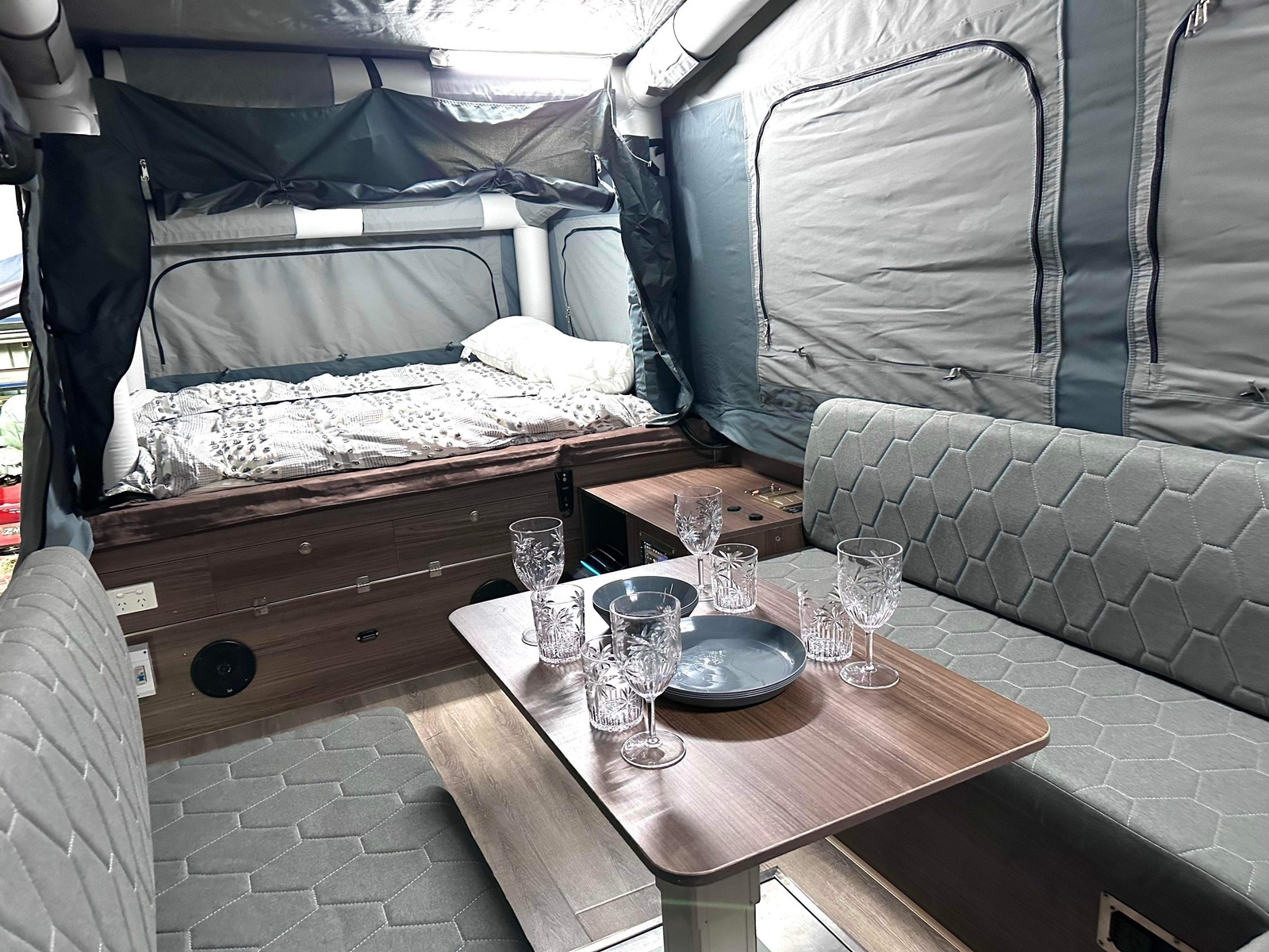 Luxury Space X camper photo 7