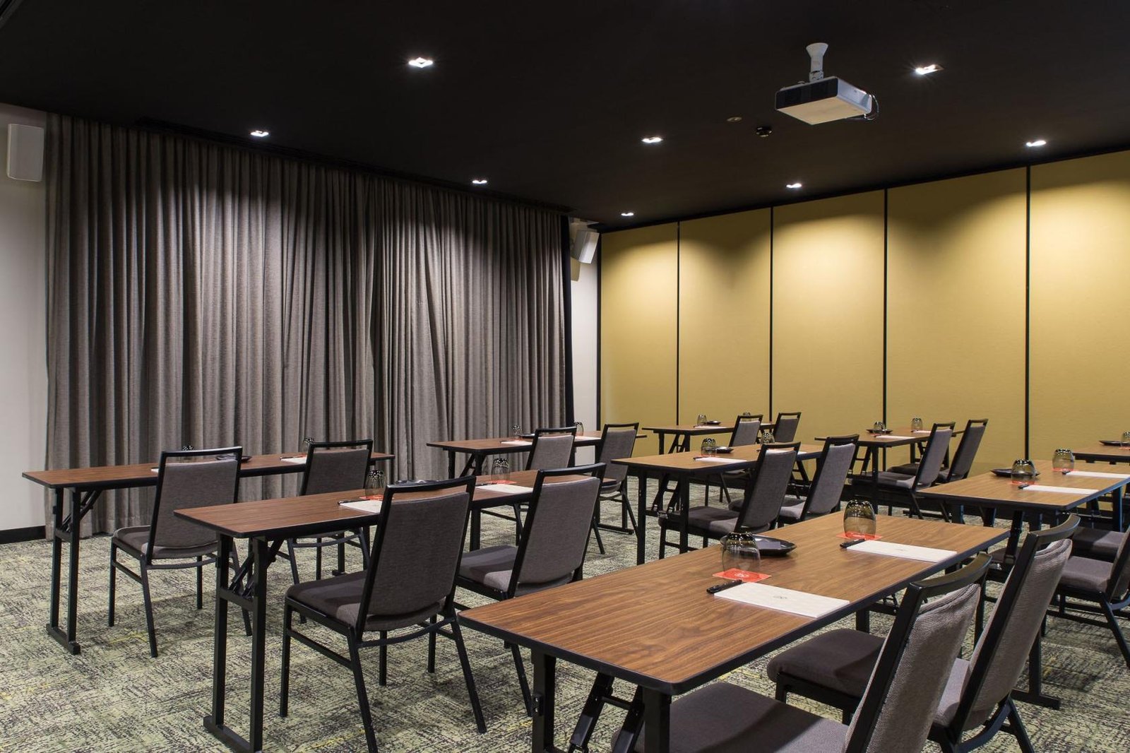 Podium 3 at Rydges Fortitude Valley Brisbane photo 3