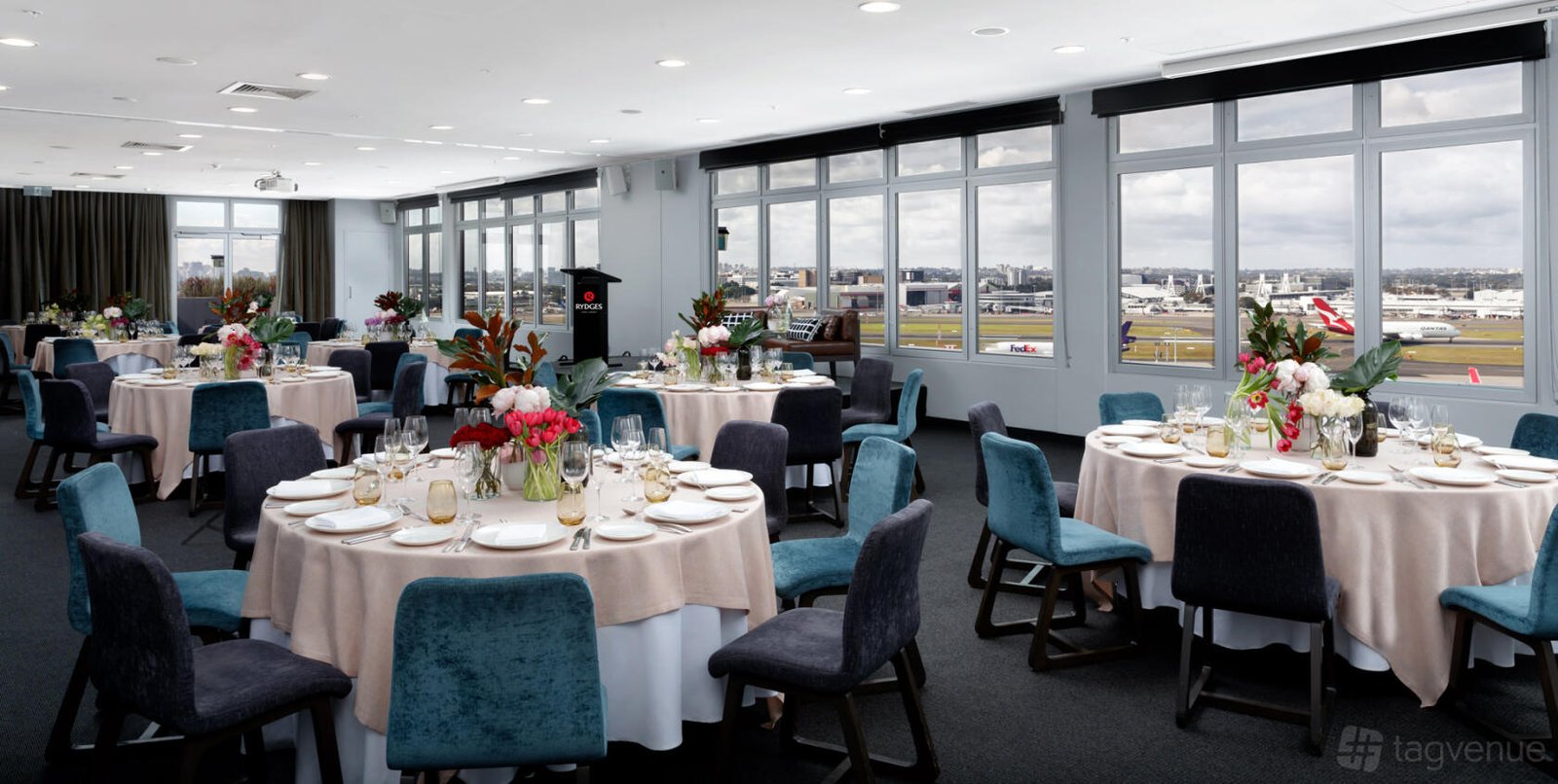 Dreamliner (Rooftop) at Rydges Sydney Airport Hotel photo 2