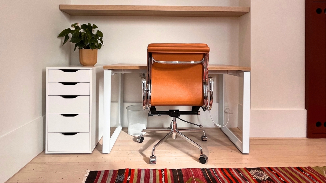 Two desks available within sunny shared office photo 2