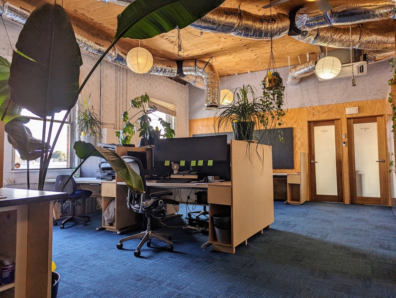 Dedicated desks - POB Space photo 2