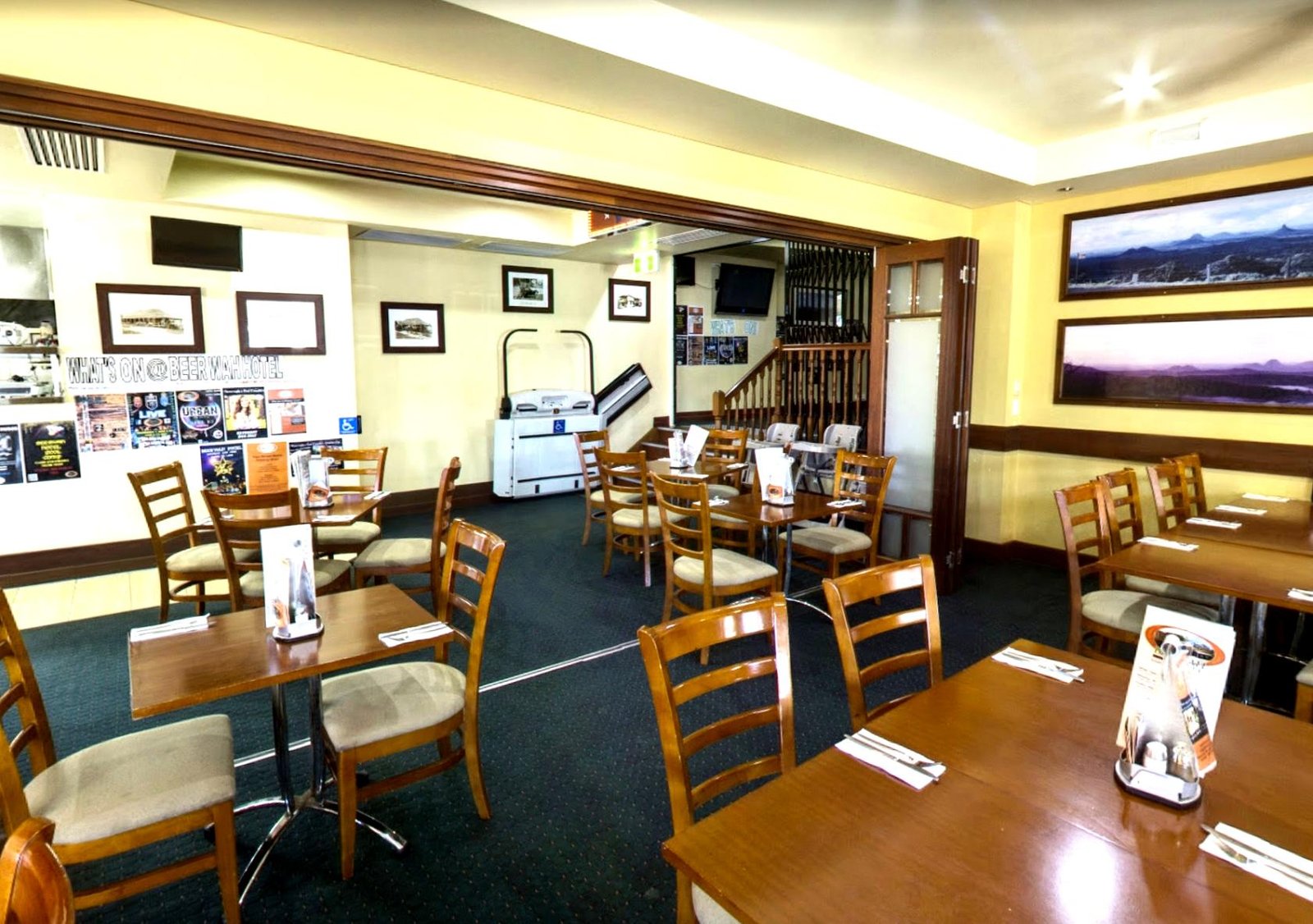 Half Dining Room at Beerwah Hotel photo 3