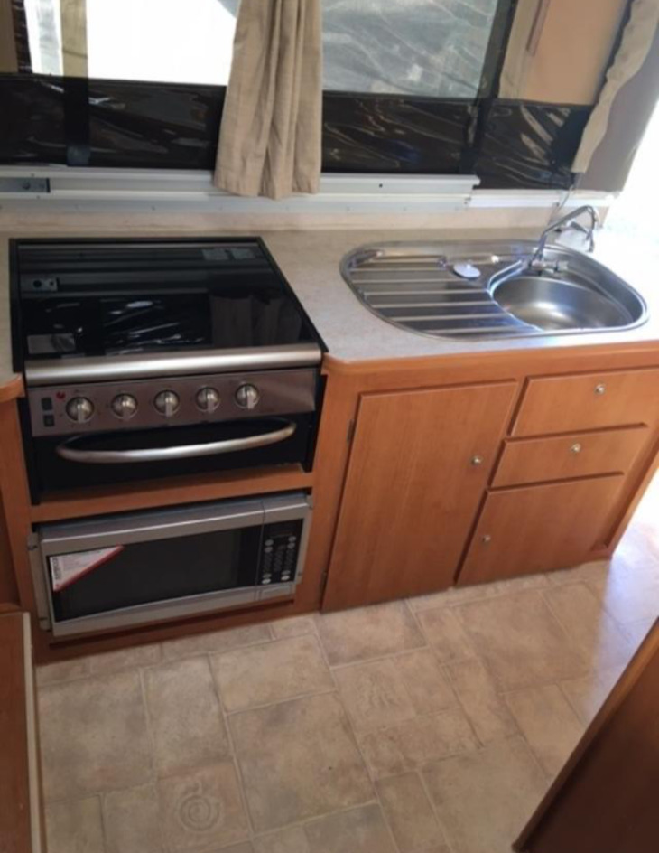 Puppy and Pop the Jayco pet Friendly camper photo 4