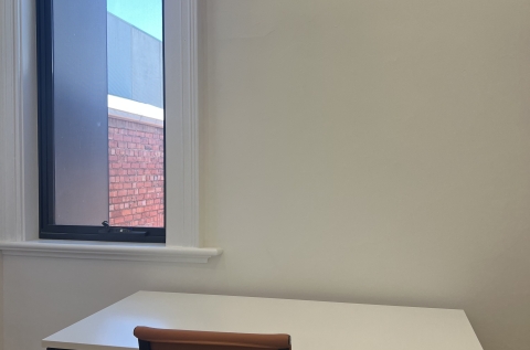 Light-filled lockable 10m office above Wine Bar! photo 5