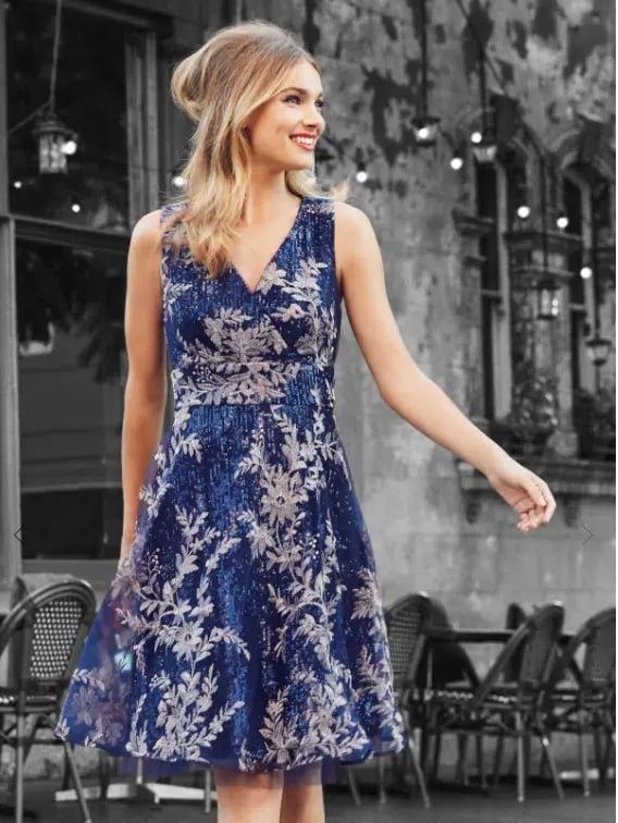 Review You're A Star Dress Sequin Size 8 photo 3