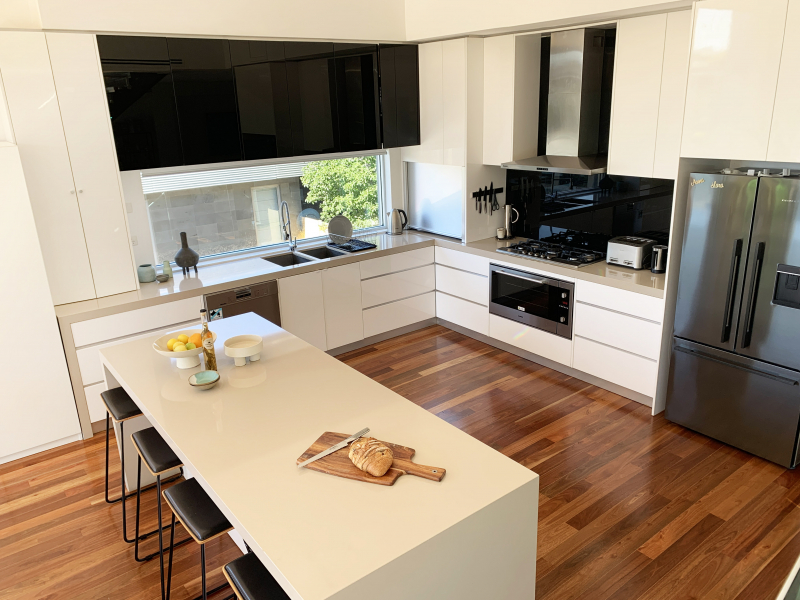 Spacious open plan kitchen and dining area photo 7