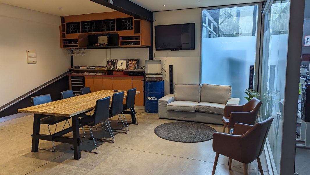 Port Melbourne - Upstairs office area photo 8