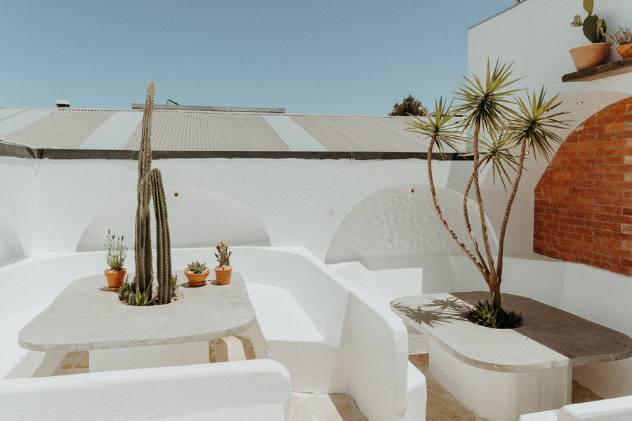 The Golden Fleece Hotel Bar and Rooftop photo 6