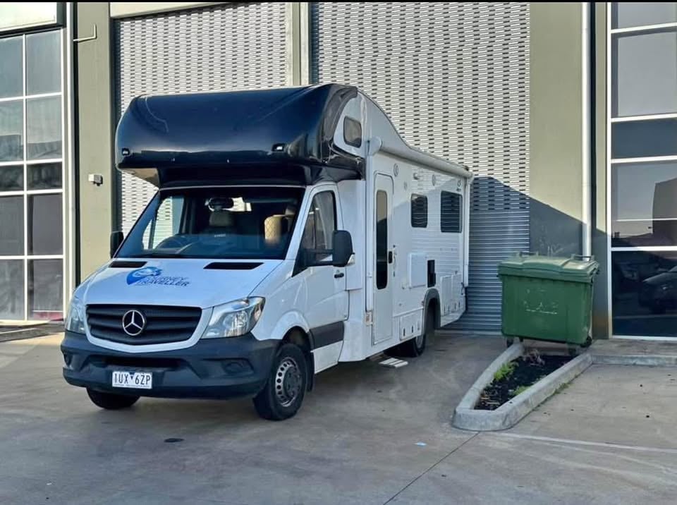 Motorhome hire photo 5