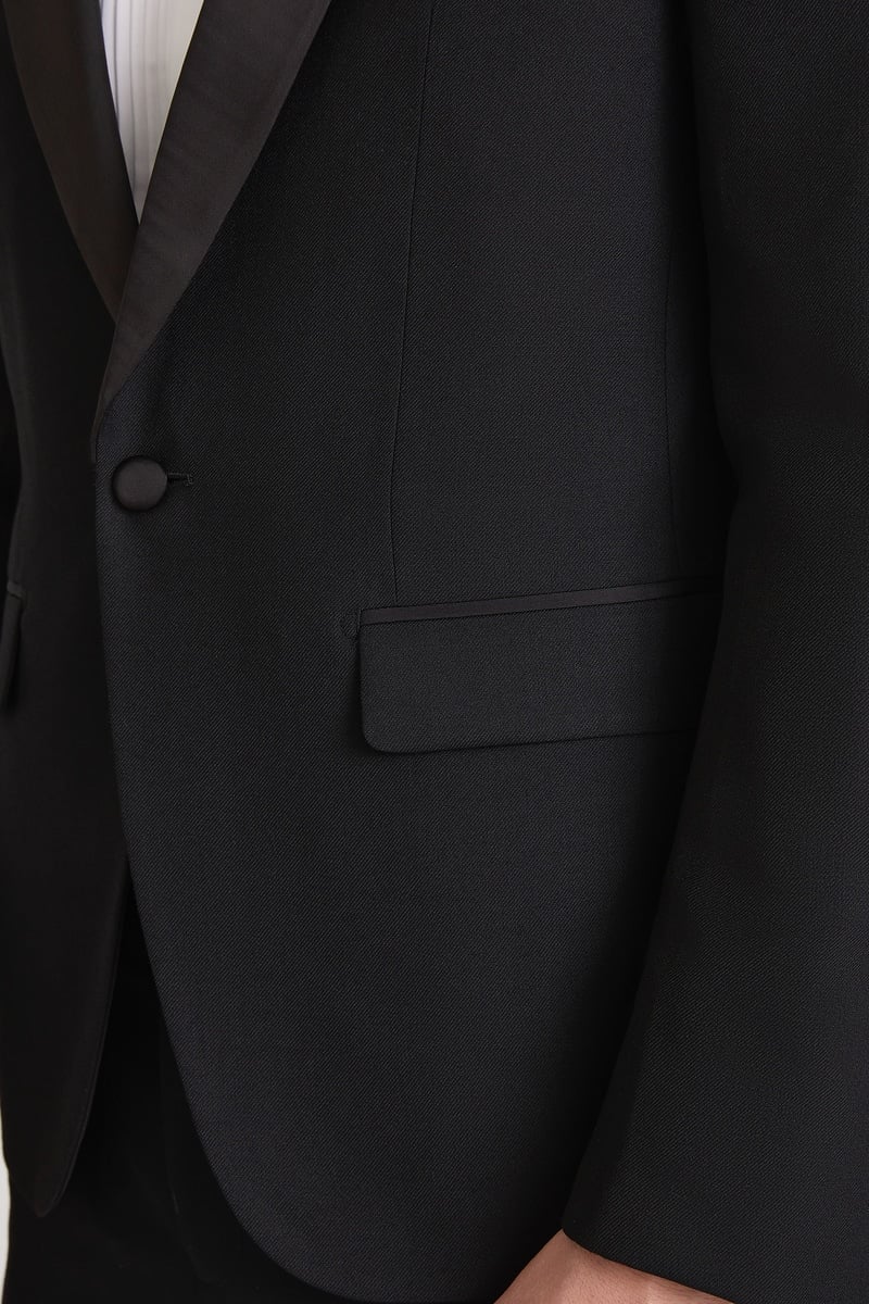 Black Tuxedo photo 7
