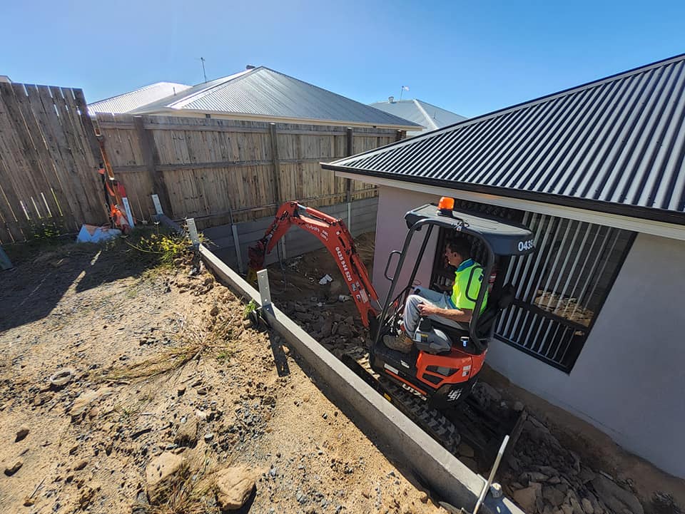 DRY HIRE RIPLEY - MINI KANGA S70 BOBCAT 1.7T EXCAVATOR KANGA KID photo 4