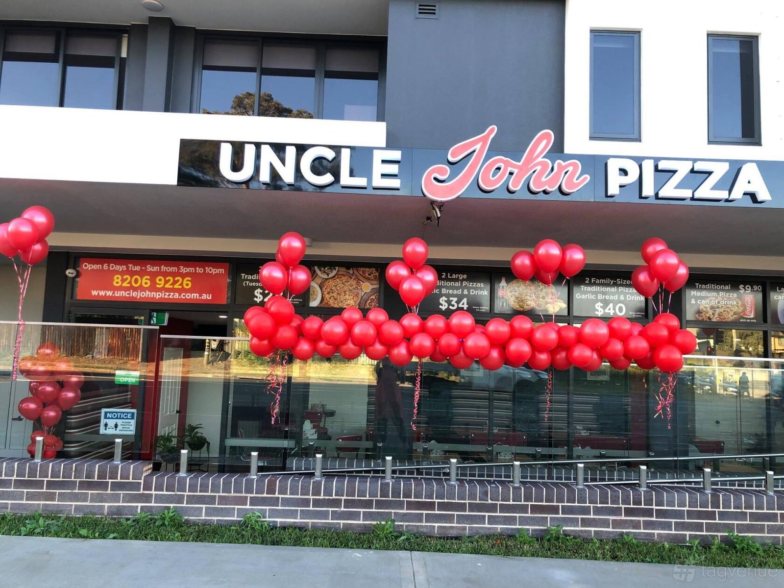 Dining Room at Uncle John Pizza photo 6