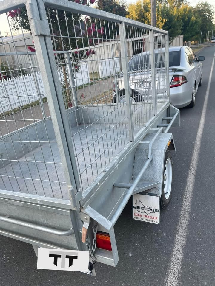 8x5 trailer hire - ttthire photo 2